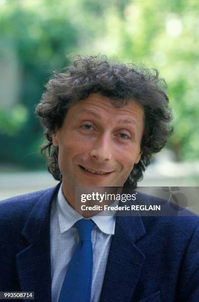 Willy Rozenbaum, médecin spécialiste du Sida lors d'une conférence de presse, le 26 mai 1987 en France.