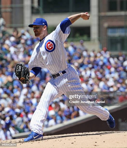 Starting pitcher Mike Montgomery of the Chicago Cubs delivers the ball against the Cincinnati Reds at Wrigley Field on July 6, 2018 in Chicago,...