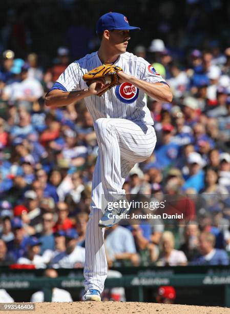 Luke Farrell of the Chicago Cubs pitches against the Cincinnati Reds at Wrigley Field on July 6, 2018 in Chicago, Illinois. The Reds defeated the...