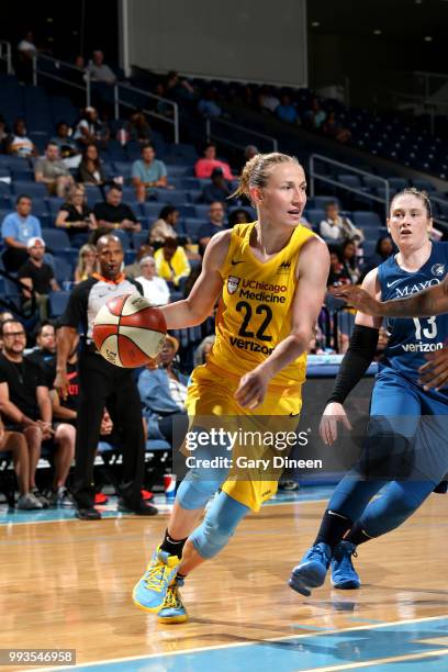 Courtney Vandersloot of the Chicago Sky handles the ball against the Minnesota Lynx on July 07, 2018 at the Wintrust Arena in Chicago, Illinois. NOTE...