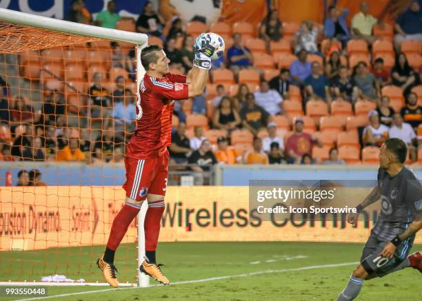 Minnesota United goalkeeper Bobby Shuttleworth traps the ball during the soccer match between the Minnesota United FC and Houston Dynamo on July 7,...