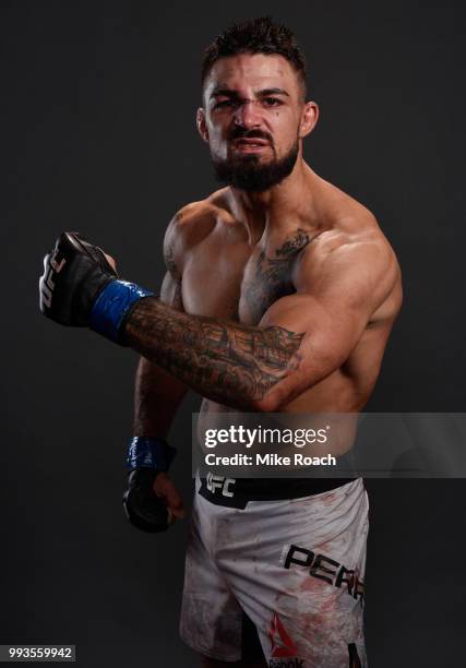 Mike Perry Prime Mike Perry Pose Ufc Photos and Premium High Res Pictures - Getty Images
