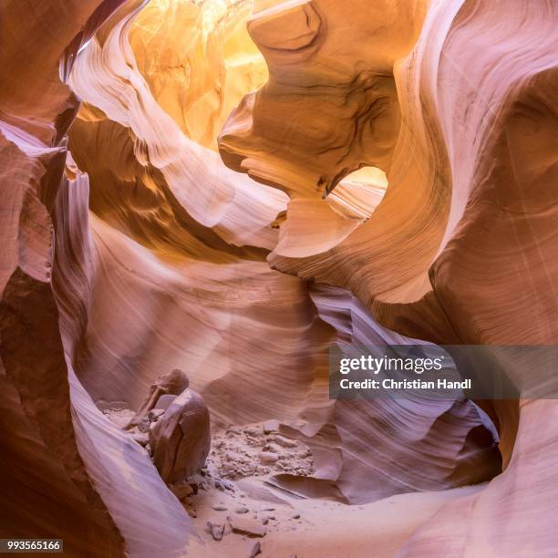 lower antelope canyon, page, arizona, united states - cañón del antílope inferior fotografías e imágenes de stock