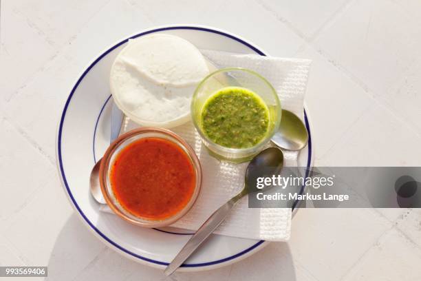 mojo rojo, mojo verde, red and green sauce, and mojo de queso, white cream cheese, la gomera, canary islands, spain - rojo imagens e fotografias de stock