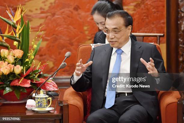 Chinese Premier Li Keqiang holds talks with U.S. Transport Secretary Elaine Chao at the Zhongnanhai leadership compound in Beijing on April, 26 2018....