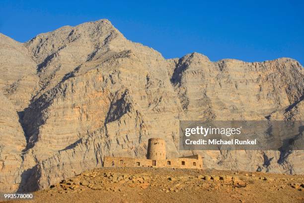 bukha castle, bukha, musandam, oman - arabian peninsula stock pictures, royalty-free photos & images