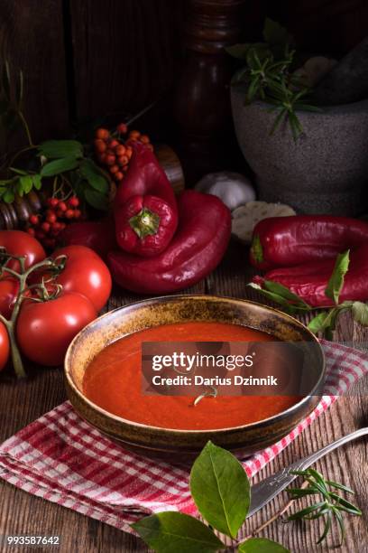 paprika-tomaten -soup - tomaten foto e immagini stock