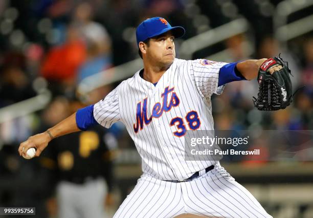 Pitcher Anthony Swarzak of the New York Mets pitches in relief in the ninth inning in an MLB baseball game against the Pittsburgh Pirates on June 27,...