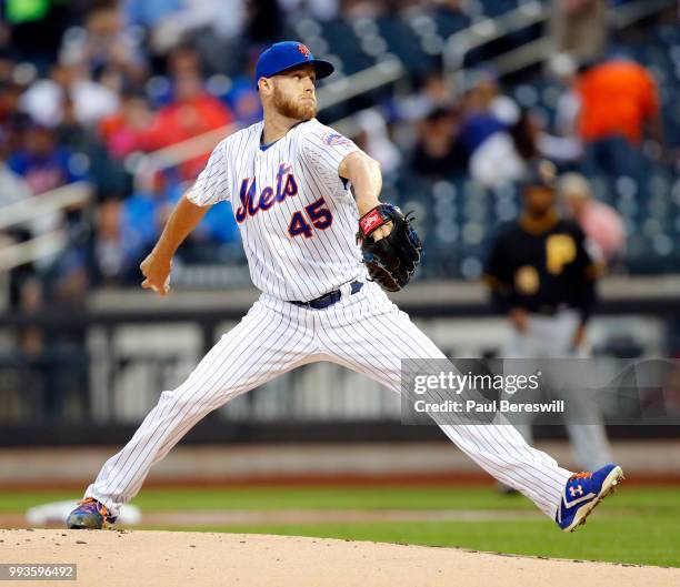 Pitcher Zack Wheeler of the New York Mets pitches in an MLB baseball game against the Pittsburgh Pirates on June 27, 2018 at Citi Field in the Queens...