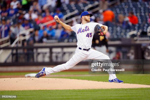 Pitcher Zack Wheeler of the New York Mets pitches in an MLB baseball game against the Pittsburgh Pirates on June 27, 2018 at Citi Field in the Queens...