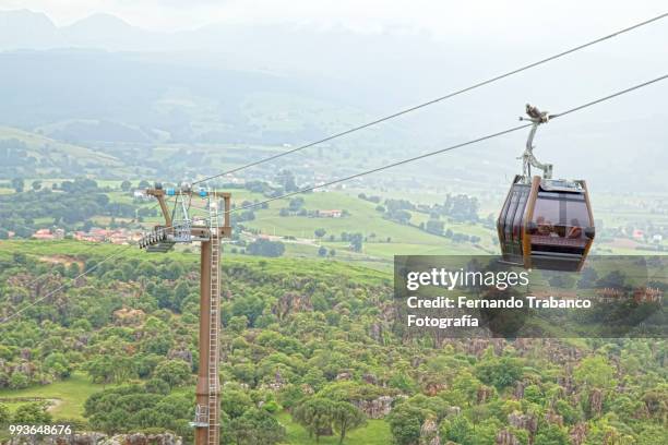 cable car - fernando trabanco stock pictures, royalty-free photos & images