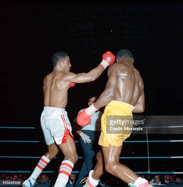 Chris Eubank vs Michael Watson for the WBO middleweight title at Earls Court Exhibition Centre, London, England. Eubanks won by majority decision...