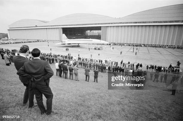 Concorde First Prototype 103 Concorde 002 Prototype Stock Photos, High-Res Pictures, and Images ...