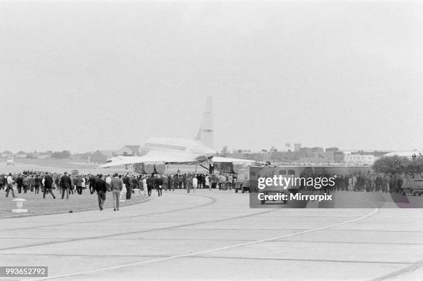 Concorde First Prototype Concorde 002 Prototype Photos and Premium High Res Pictures - Getty Images