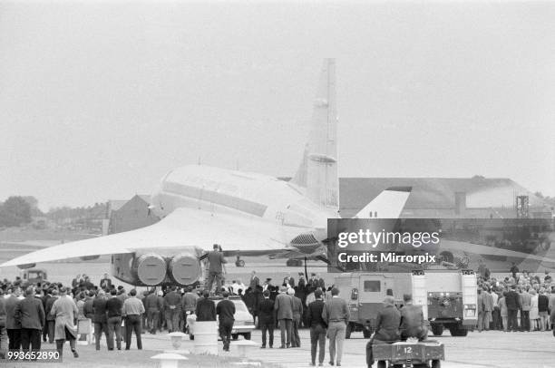 Concorde First Prototype 103 Concorde 002 Prototype Stock Photos, High-Res Pictures, and Images ...