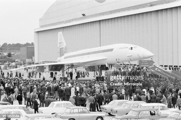 Concorde First Prototype 99 Concorde 002 Prototype Stock Photos, High-Res Pictures, and Images ...