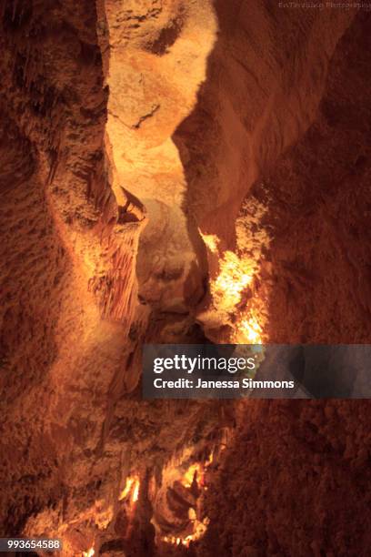 cavern - janessa stockfoto's en -beelden