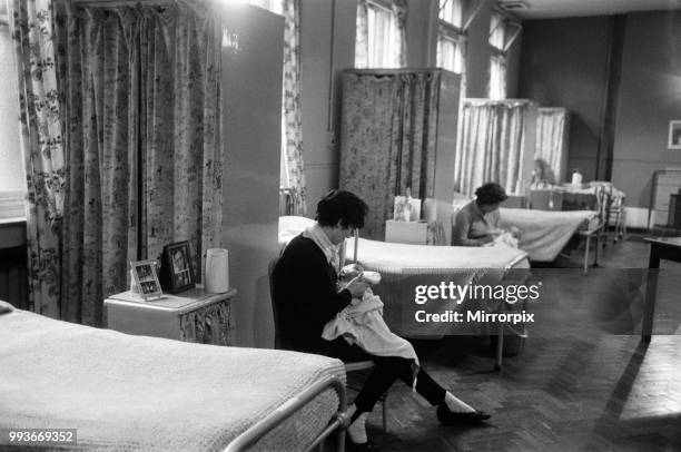 Kingsmead, Chelsea, mother and baby section single mothers. November 1963.
