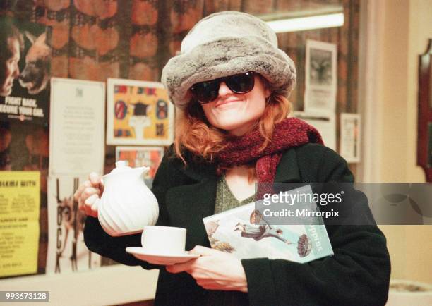 Eddi Reader, Scottish singer songwriter pictured Saturday 21st November 1998. Milk Feast Feature.