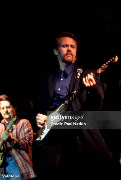 Guitarist Lee Roy Parnell performs on stage at a country music festival in Vernon Hills, Illinois, July 12, 1996.