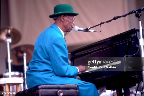 Joe Willie 'Pinetop' Perkins performs on stage at the Petrillo Bandshell in Chicago, Illinois, June 8, 1998.