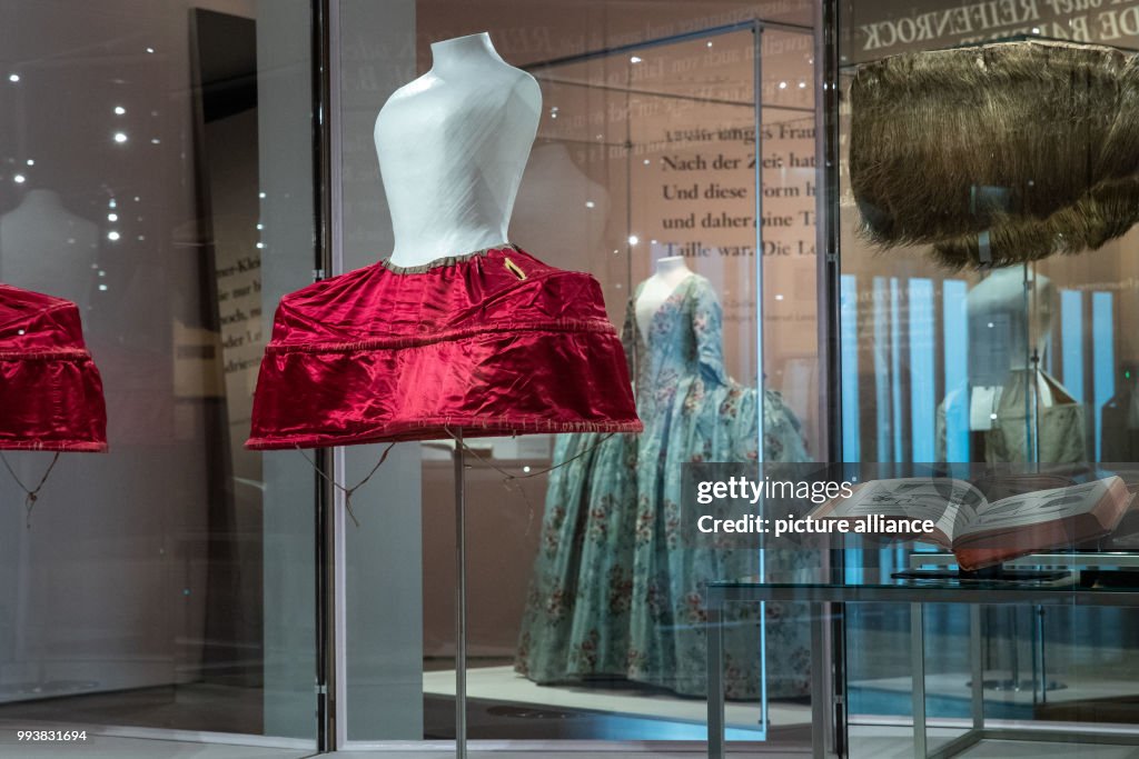 Special exhibition "Luxury in silk"