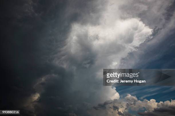 thunderstorm clouds pass over the indiana sky in july - jeremy hogan stock-fotos und bilder