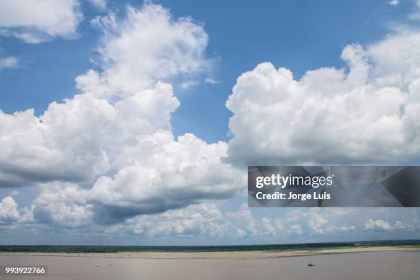 nubes sobre el amazonas - nubes stock pictures, royalty-free photos & images