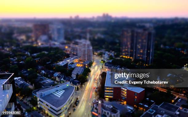 high angle view of davenport road at sunrise, downtown, toronto, ontario, canada - dawn davenport stock pictures, royalty-free photos & images