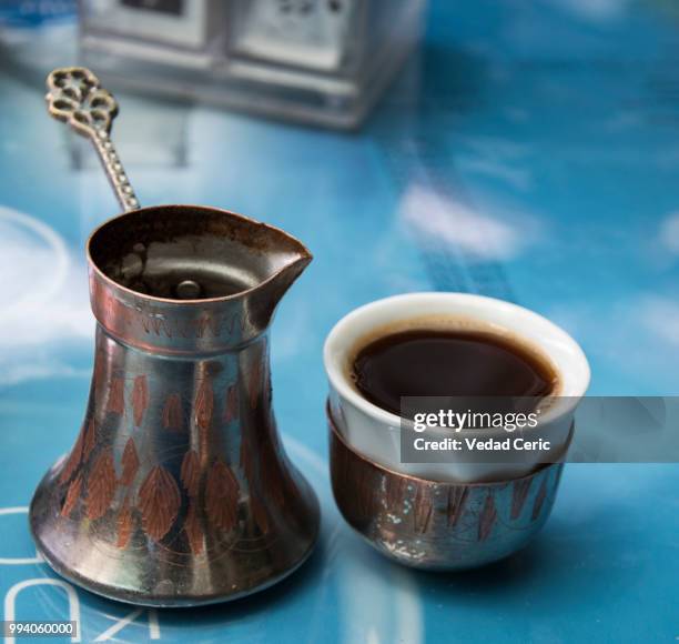 bosnian coffee - bosnian war stock-fotos und bilder