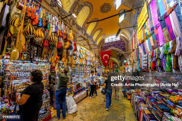 inside the grand bazaar, istanbul, turkey - taburete pequeño fotografías e imágenes de stock