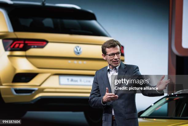 Development chairman Frank Welsch presents the SUV 'T-Roc R-Line' in Frankfurt am Main, Germany, 12 September 2017. The Internationale...