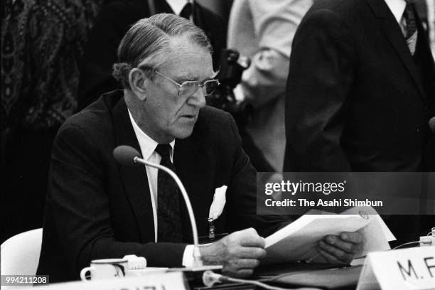 Former Australian Prime Minister Malcolm Fraser attends the 4th InterAction Council on April 7, 1986 in Tokyo, Japan.