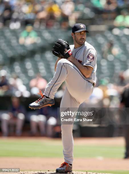 Justin Verlander of the Houston Astros pitches against the Oakland Athletics at Oakland Alameda Coliseum on June 14, 2018 in Oakland, California.