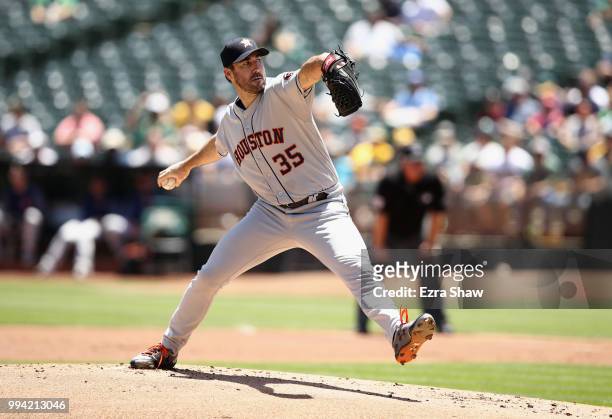 Justin Verlander of the Houston Astros pitches against the Oakland Athletics at Oakland Alameda Coliseum on June 14, 2018 in Oakland, California.