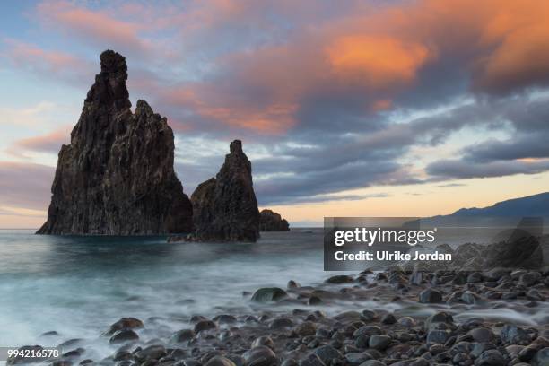 ribeira da janela, madeira, at sunset - janela stock-fotos und bilder