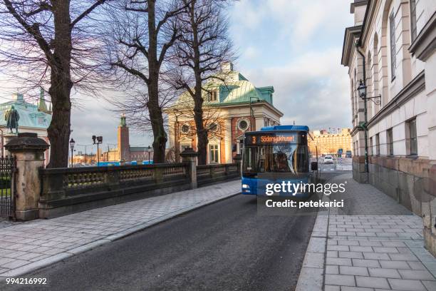 traffic in gamla stan, stockholm - the stockholm palace stock pictures, royalty-free photos & images