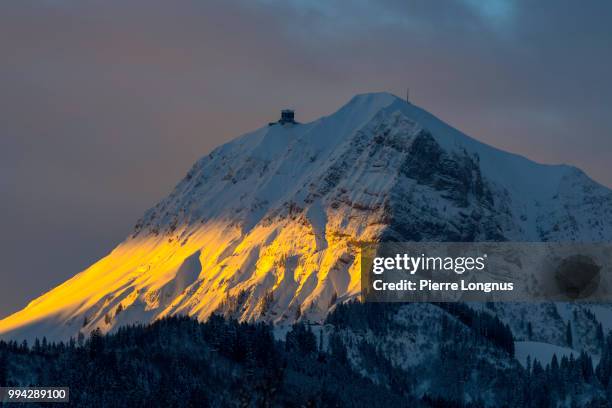 sunrise on the moleson mountain in winter - gruyère region - fribourg canton - switzerland - dairy crest bildbanksfoton och bilder