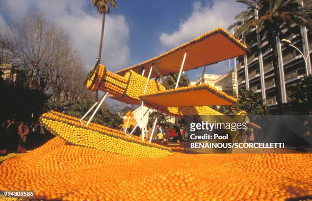 La Fête du Citron à Menton a pour thème les '700 ans des Grimaldi' en fevrier 1997, France.