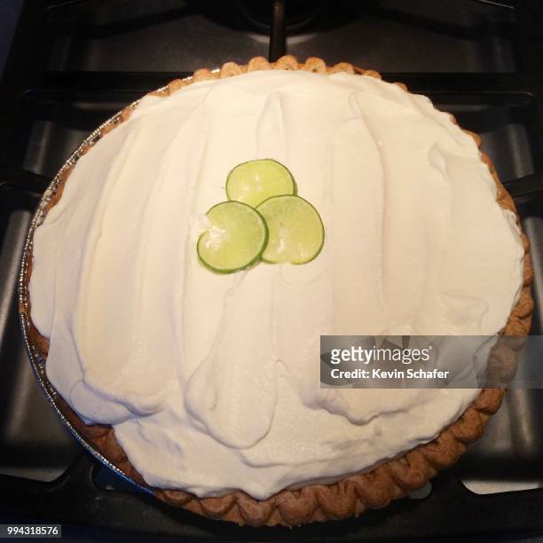 fresh key lime pie, homemade - key lime pie stock pictures, royalty-free photos & images