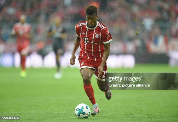 Bundesliga, Bayern München - FSV Mainz 05, 4. Spieltag am in der Allianz Arena in München . Kingsley Coman von München läuft mit dem Ball. Photo:...