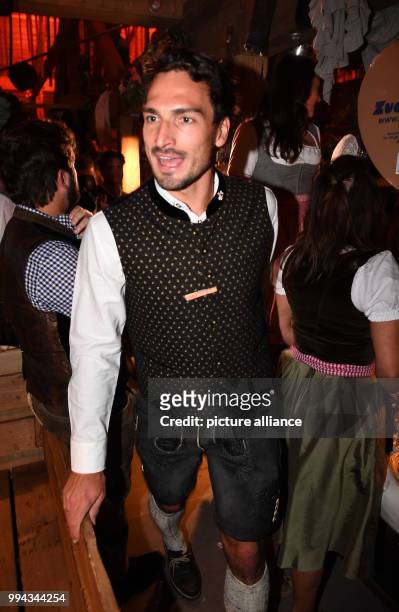 German soccer national team player Mats Hummels seen in the Kaefer festival tent on the opening day of the Oktoberfest funfair in Munich, Germany, 16...