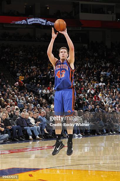 David Lee of the New York Knicks shoots a jump shot during the game against the Golden State Warriors at Oracle Arena on April 2, 2010 in Oakland,...