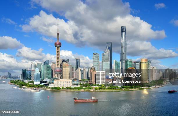 shanghai skyline, china - comezora stock-fotos und bilder