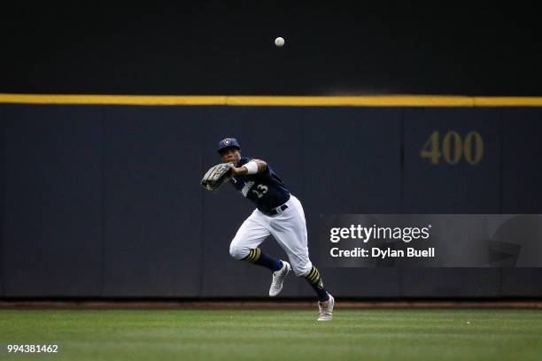 Keon Broxton of the Milwaukee Brewers catches a fly ball in the sixth inning against the Atlanta Braves at Miller Park on July 5, 2018 in Milwaukee,...