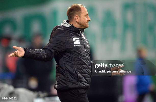 Braunschweig's coach Torsten Lieberknecht gestures during the German Second Bundesliga soccer match between Eintracht Braunschweig and SpVgg Greuther...