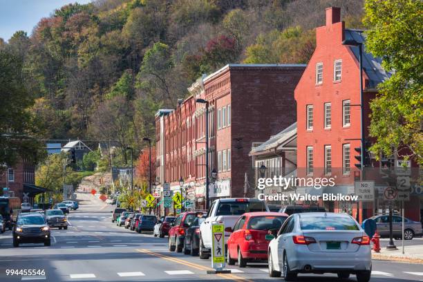 vermont, montpelier, main street - montpelier vermont stock pictures, royalty-free photos & images