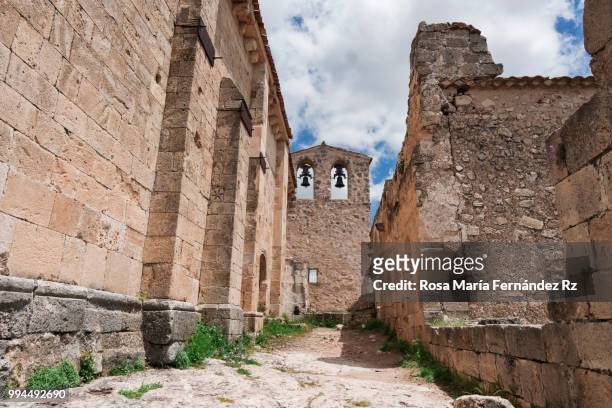 wall ruins inside the monastery of saint fructus ('ermita de san frutos del duratón'), hoces del duratón natural park, segovia, spain. - rz stock pictures, royalty-free photos & images