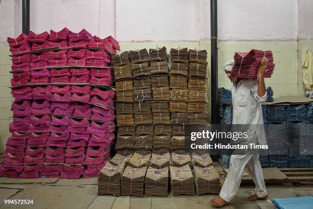Indian File Cell 4,905 The Delhi Files Stock Photos, High-Res Pictures, and Images ...