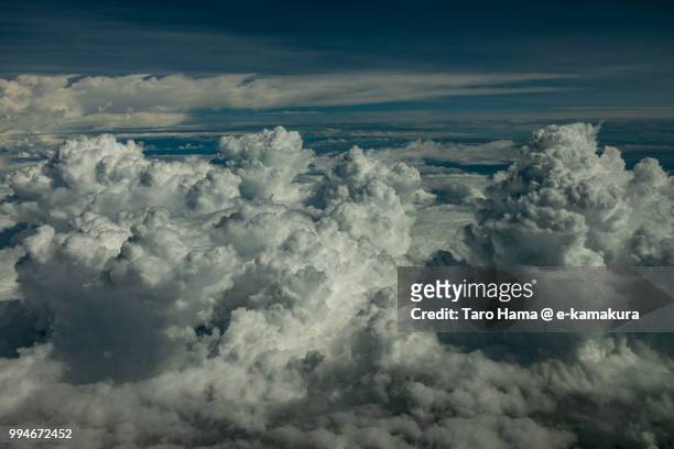 cumulus clouds on thailand daytime aerial view from airplane - taro hama 個照片及圖片檔